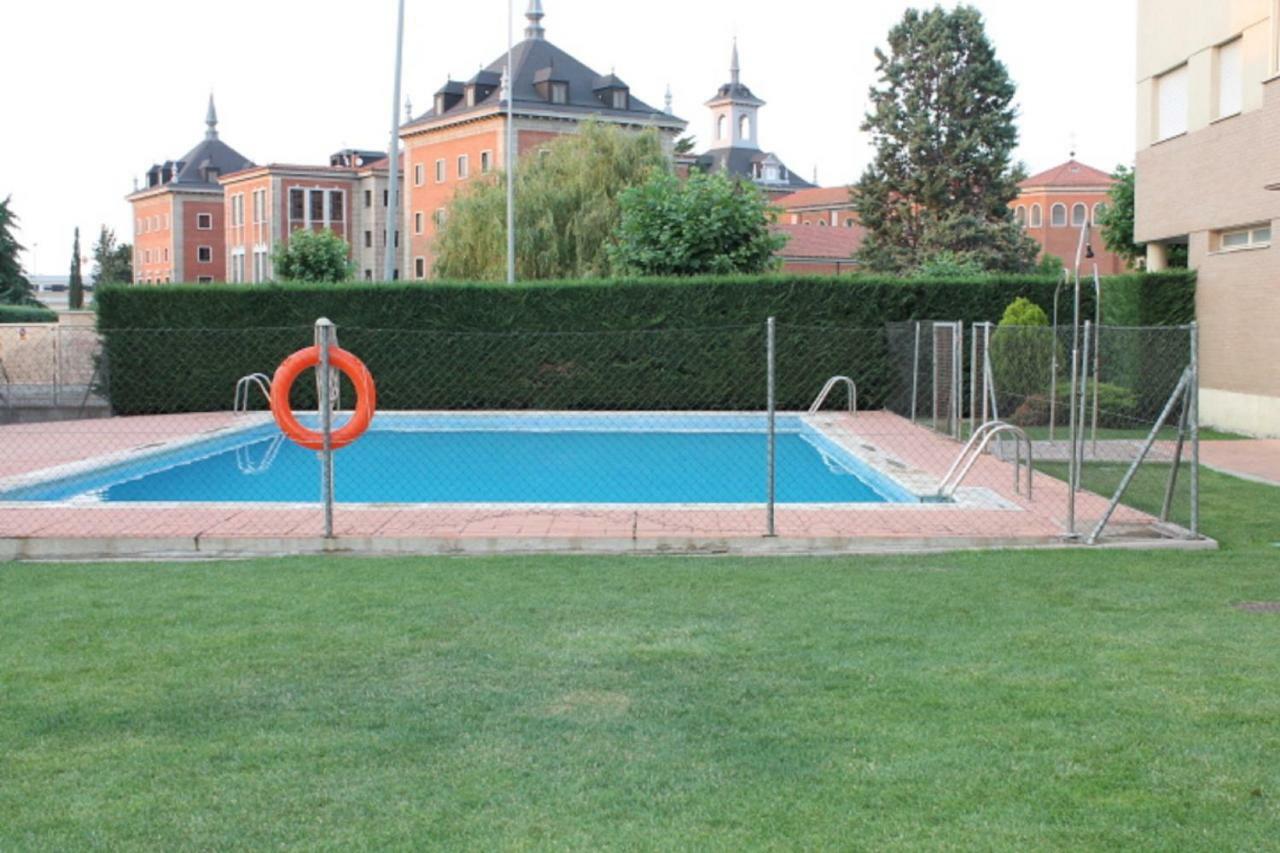Alameda Del Tormes Apartman Santa Marta de Tormes Kültér fotó