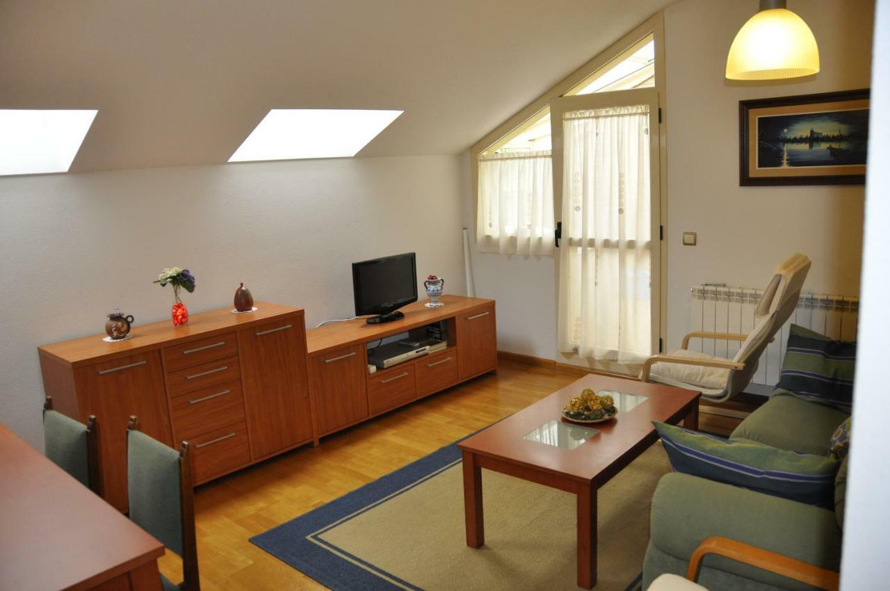Alameda Del Tormes Apartman Santa Marta de Tormes Kültér fotó